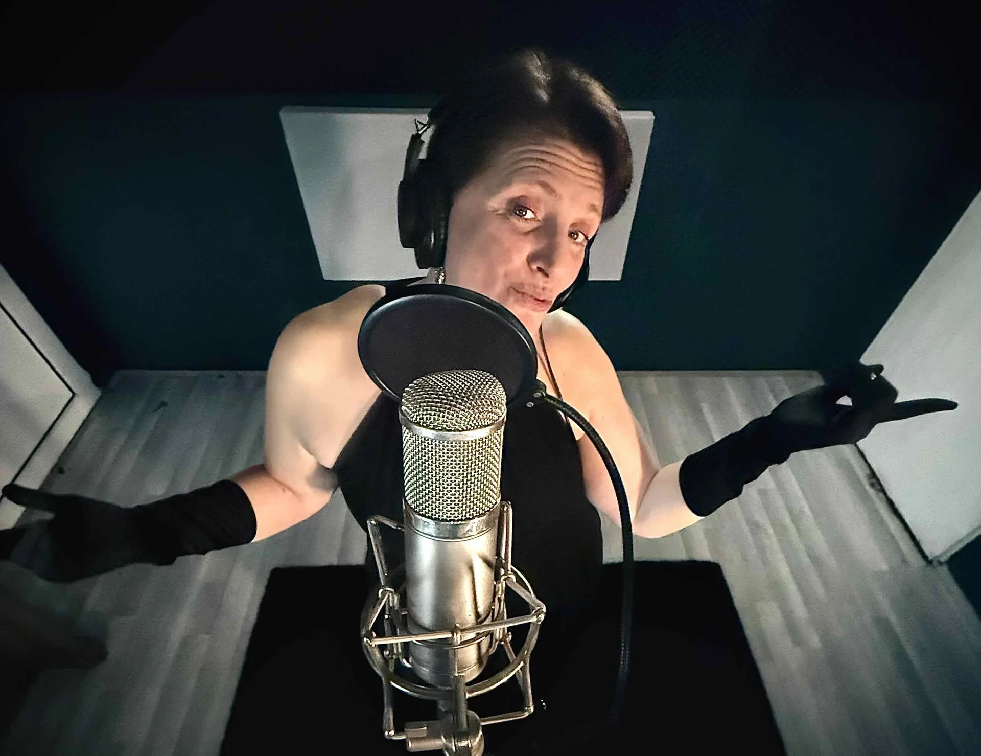 Sandra chanteuse solo - Photo 2