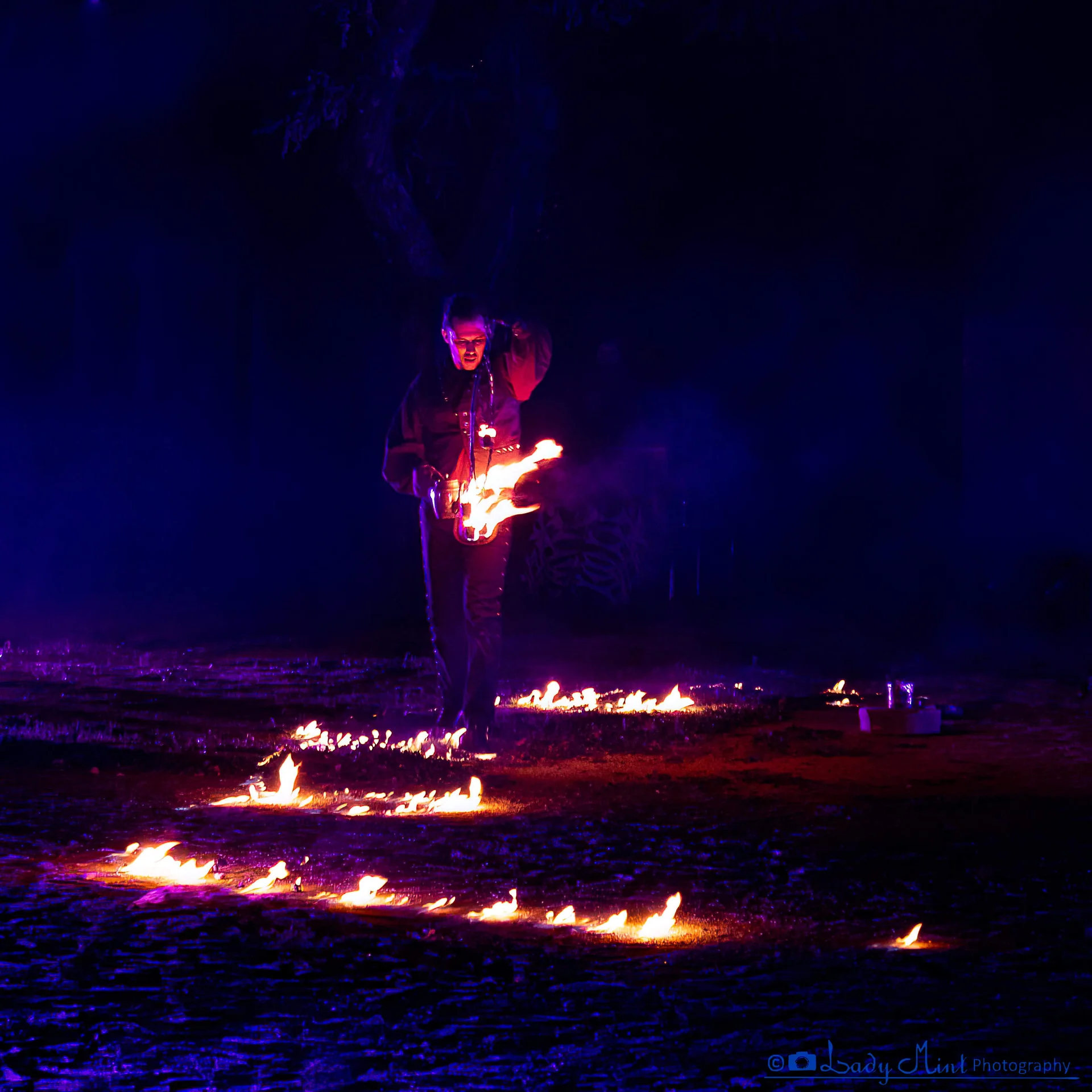 Les Iris de Bel : spectacle de feu,pyrotechnie, son et lumière - Photo 1